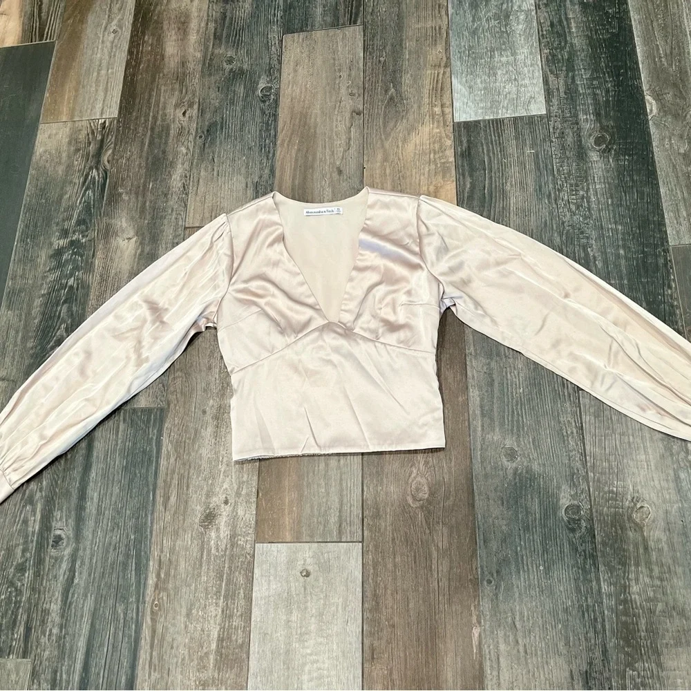 Abercrombie & Fitch Satin Deep V Puff Sleeve Long Sleeve Shiny Champagne Color